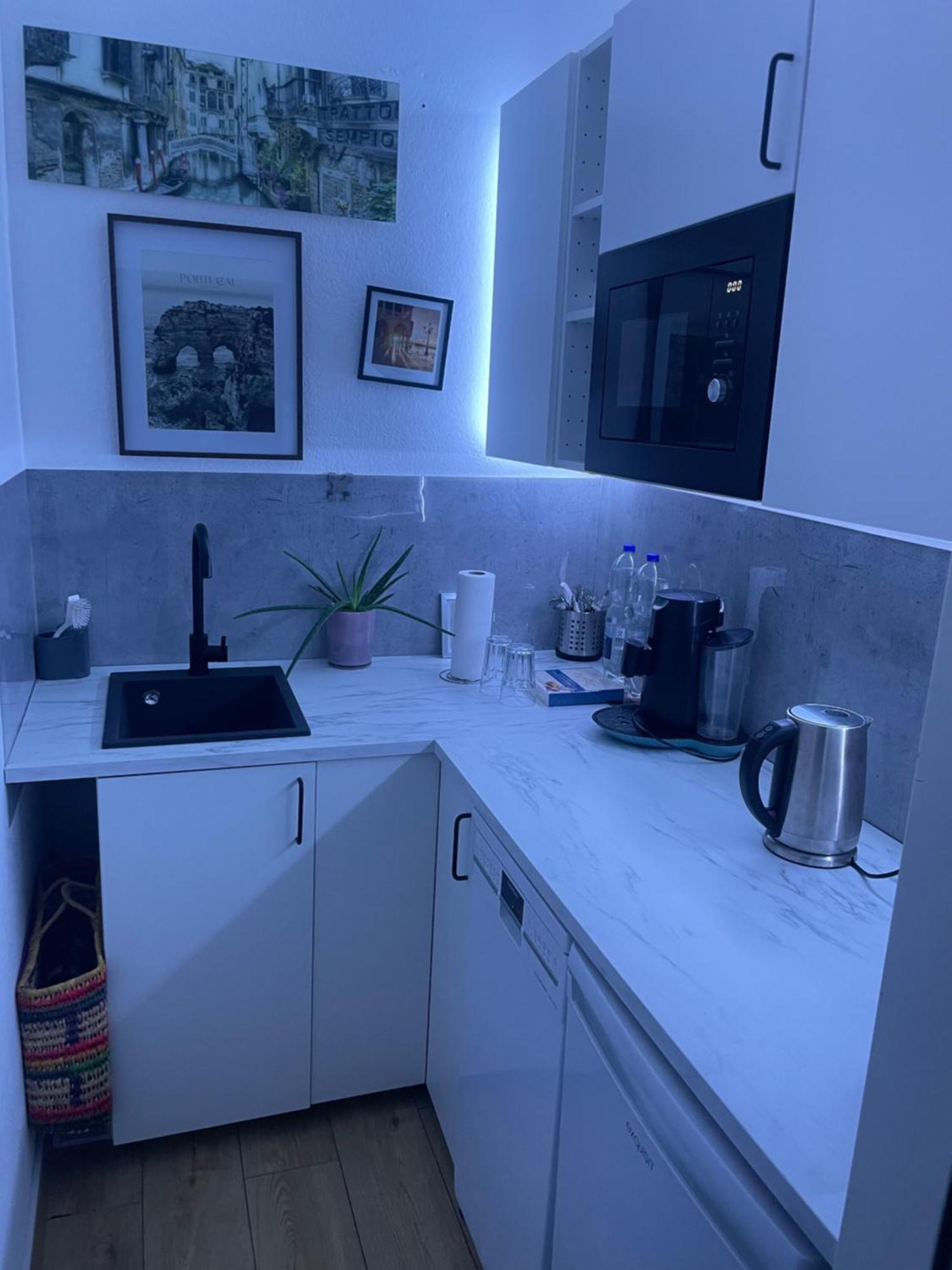 4 Min Naehe Von Hbf Und Dom Mit Garten ,balkon & Office Cologne